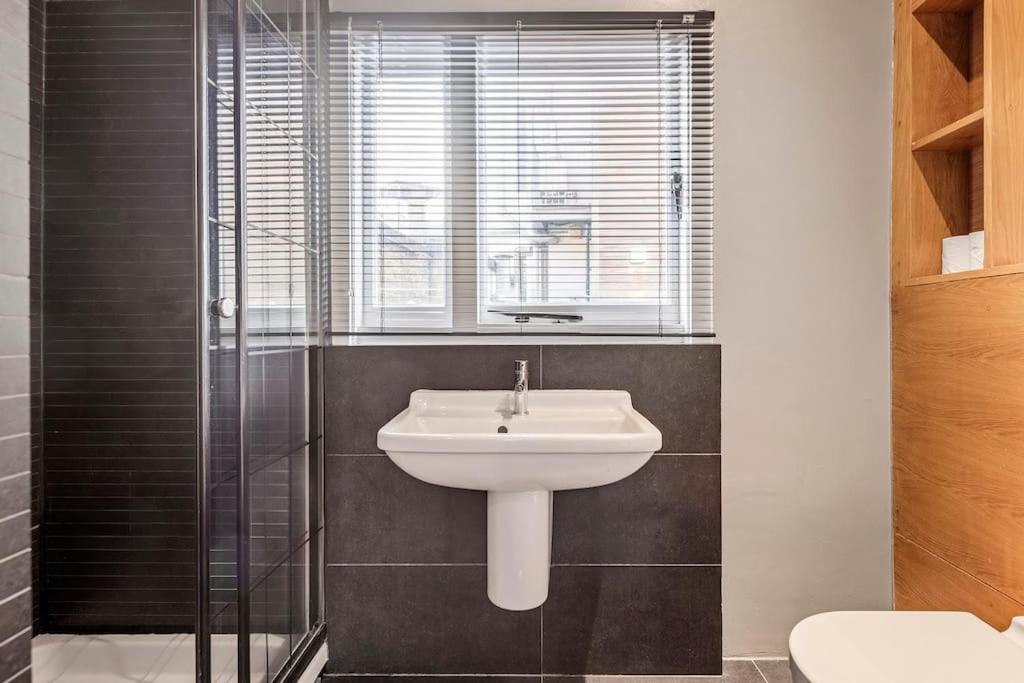 Spacious Home On Chapel Market London Exterior photo